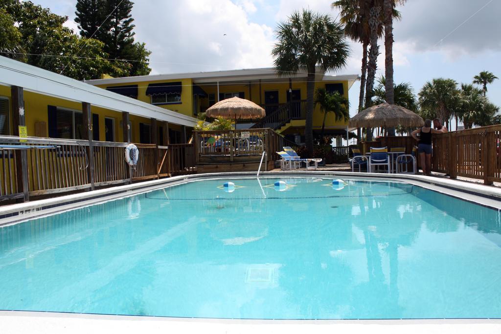 Barefoot Bay Resort Motel Clearwater Beach Exterior photo